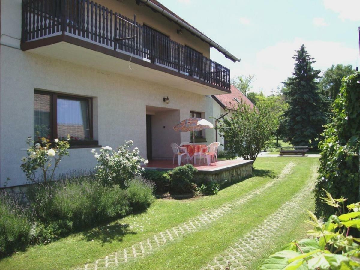 Apartmán Gyongyvirag Vendeghaz Balatonboglár Exteriér fotografie